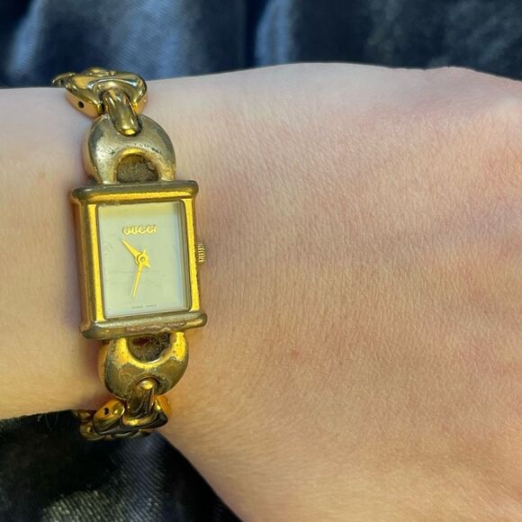 GUCCI 1800L Quartz White Dial Ladies Wristwatch Stainless Steel Dead Battery - Picture 3 of 8